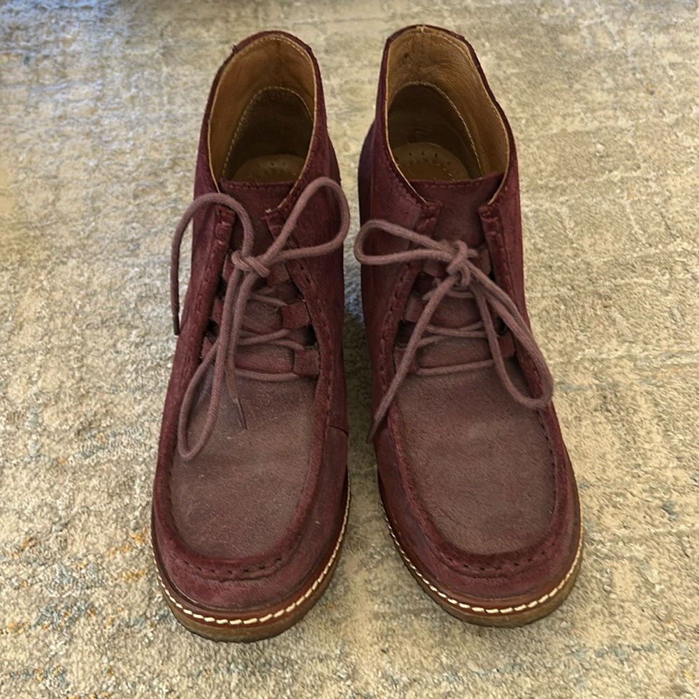 Johnston & Murphy Women's Boot Size 8 1/2 Wedge Heel Purple Nubuck Lace Up Crepe